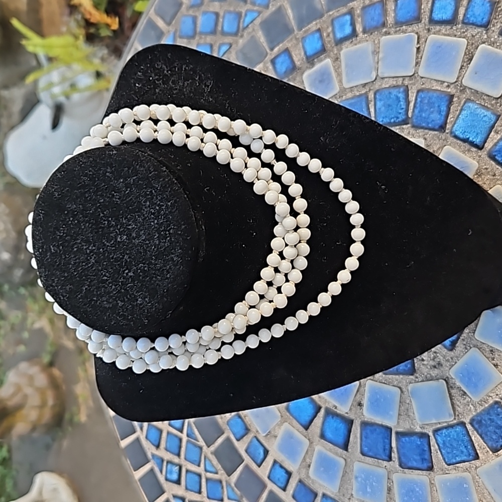 Vintage White Milk Glass Necklace. Hand Knotted.